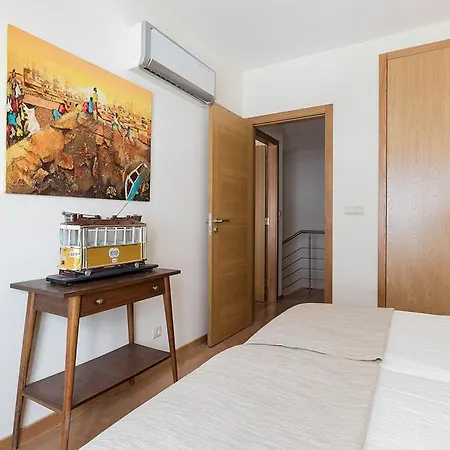 Flea Market Alfama House Apartment Lisbon