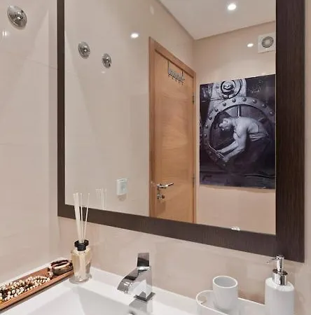 Flea Market Alfama House